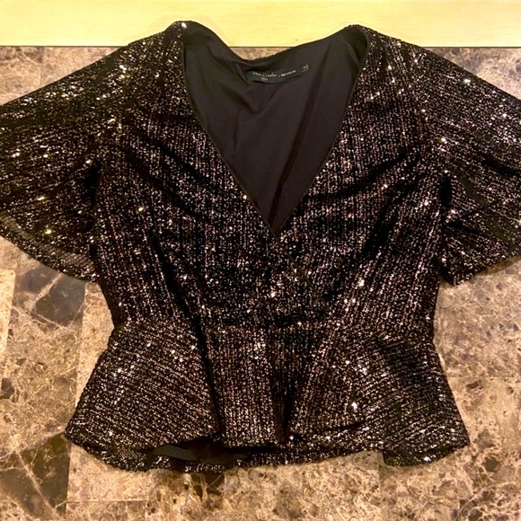 House of Harlow 1960 x Revolve Suri Sequin Wrap V-Neck Ruffle Sleeve Cropped Top - Picture 5 of 5